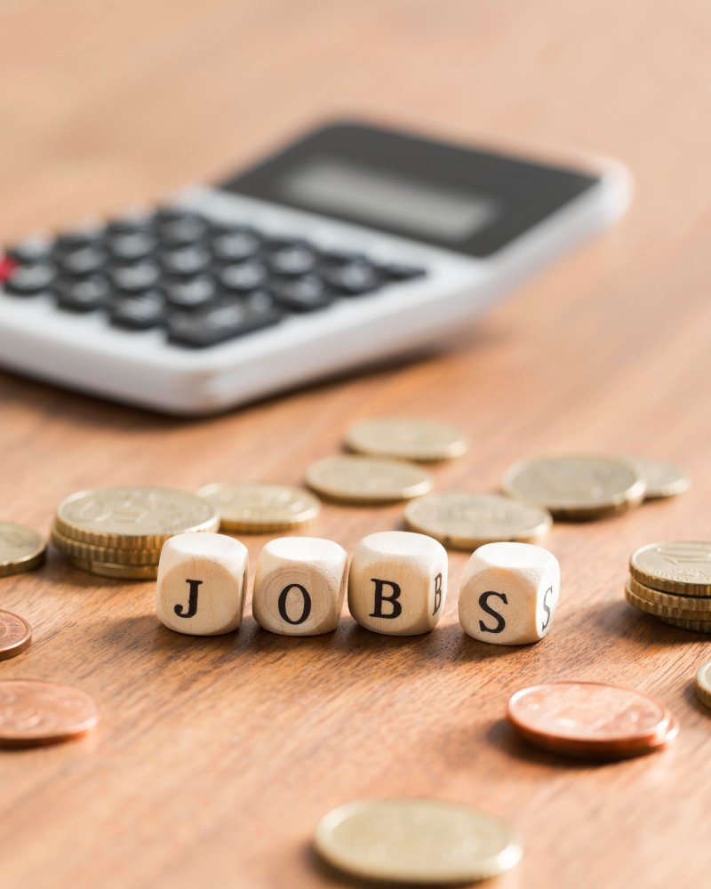 UAE Jobs 2026: Hiring Trends + Salaries